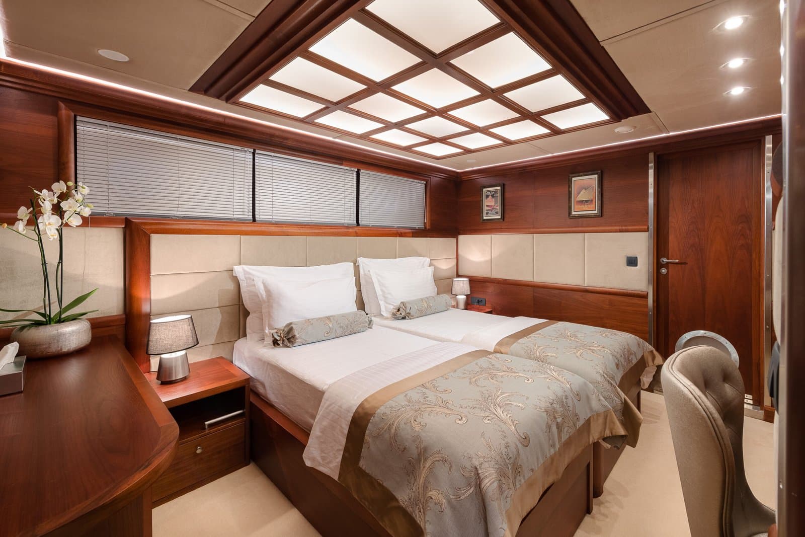 Lady Gita interior