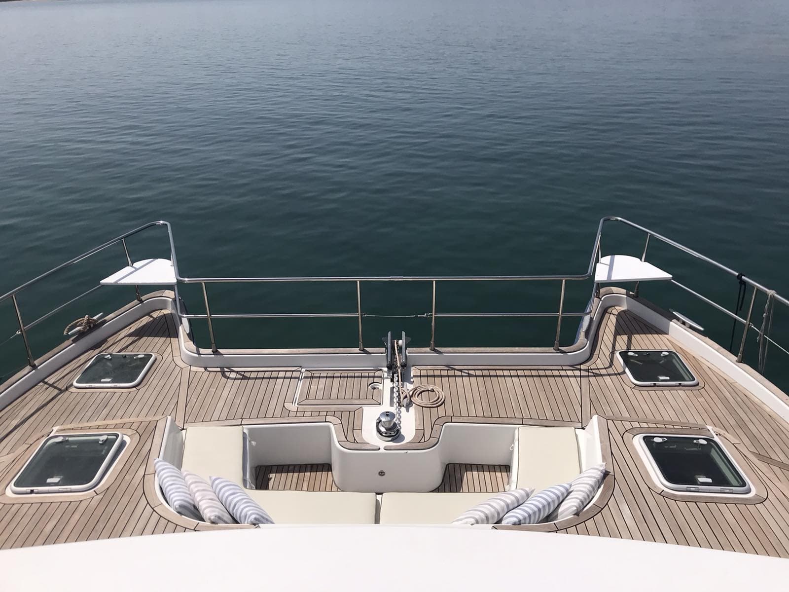 Lagoon 43 exterior
