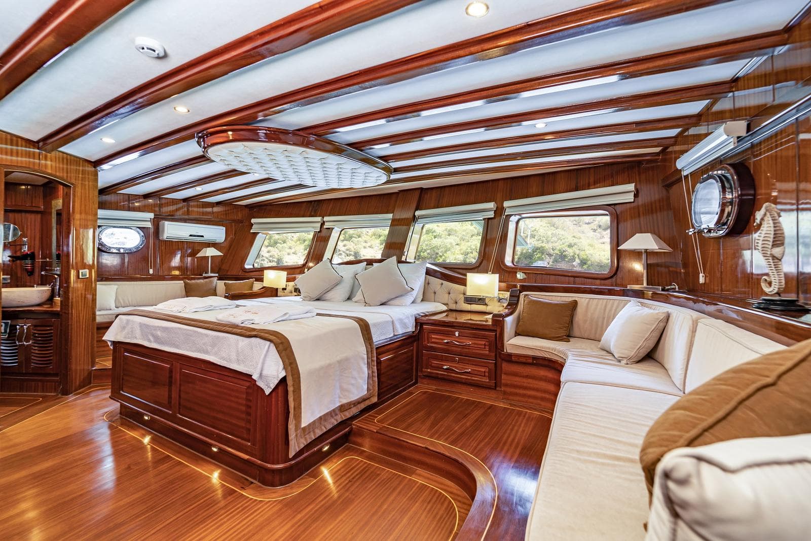Lycian Queen interior