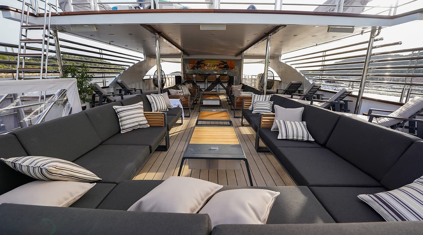 M/y Freedom dining