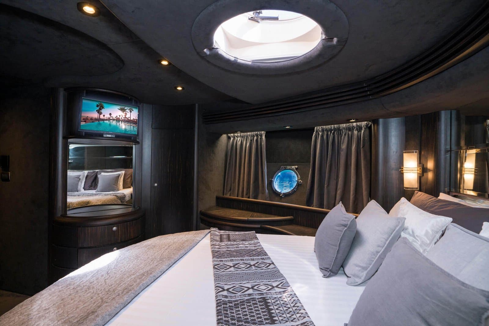 Medusa cabin