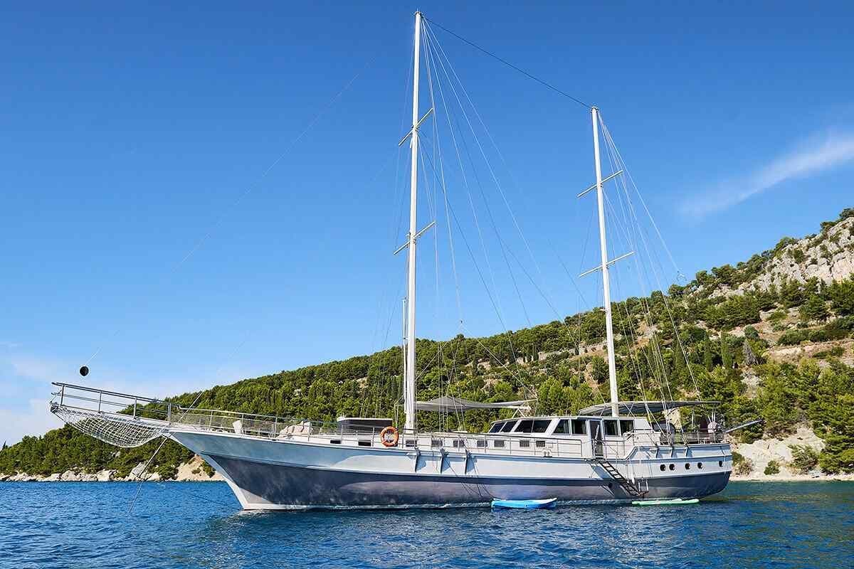 Nautilus I deck