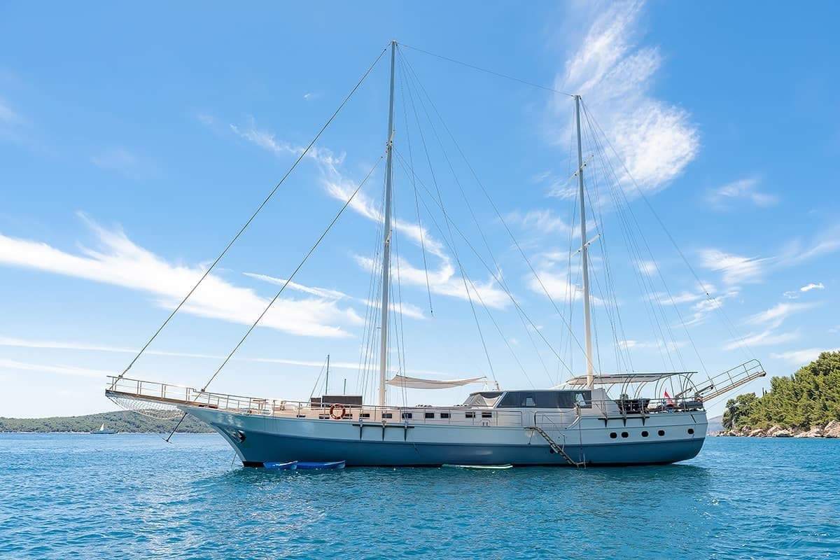 Nautilus I dining