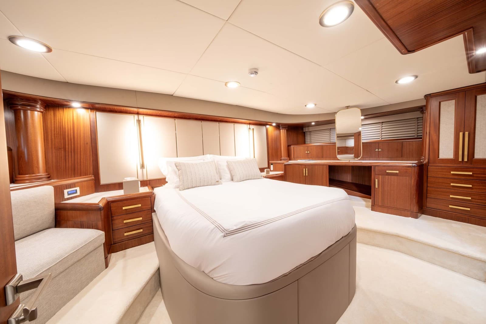 Nurten A deck