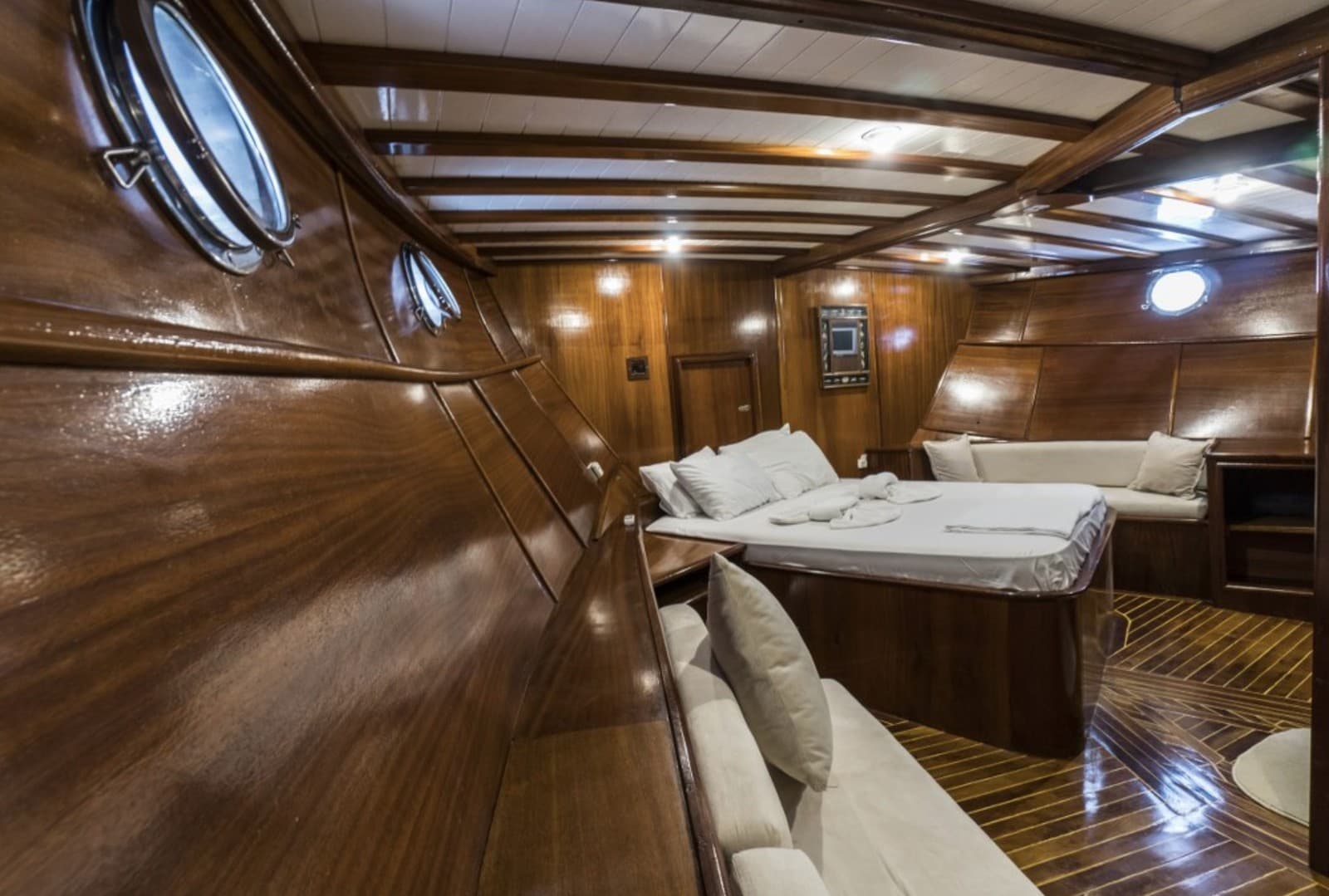Optimist cabin