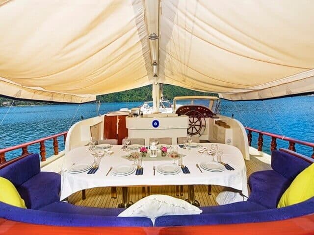 Perla Del Mar 2 deck