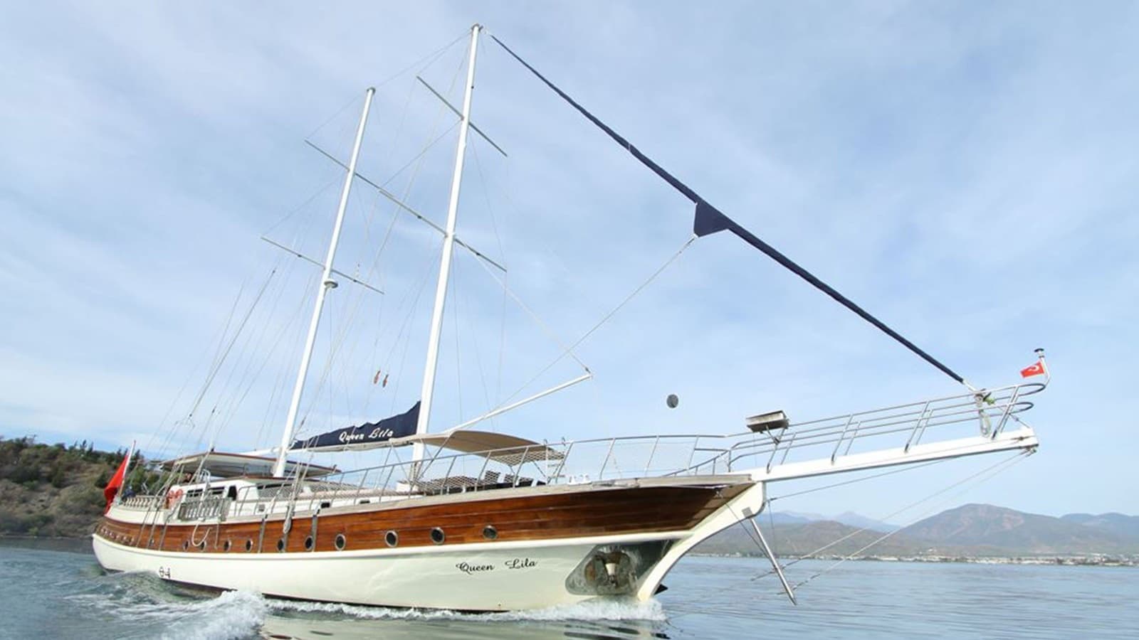 Queen Lila exterior