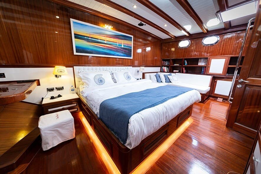 Queen Of Datca interior