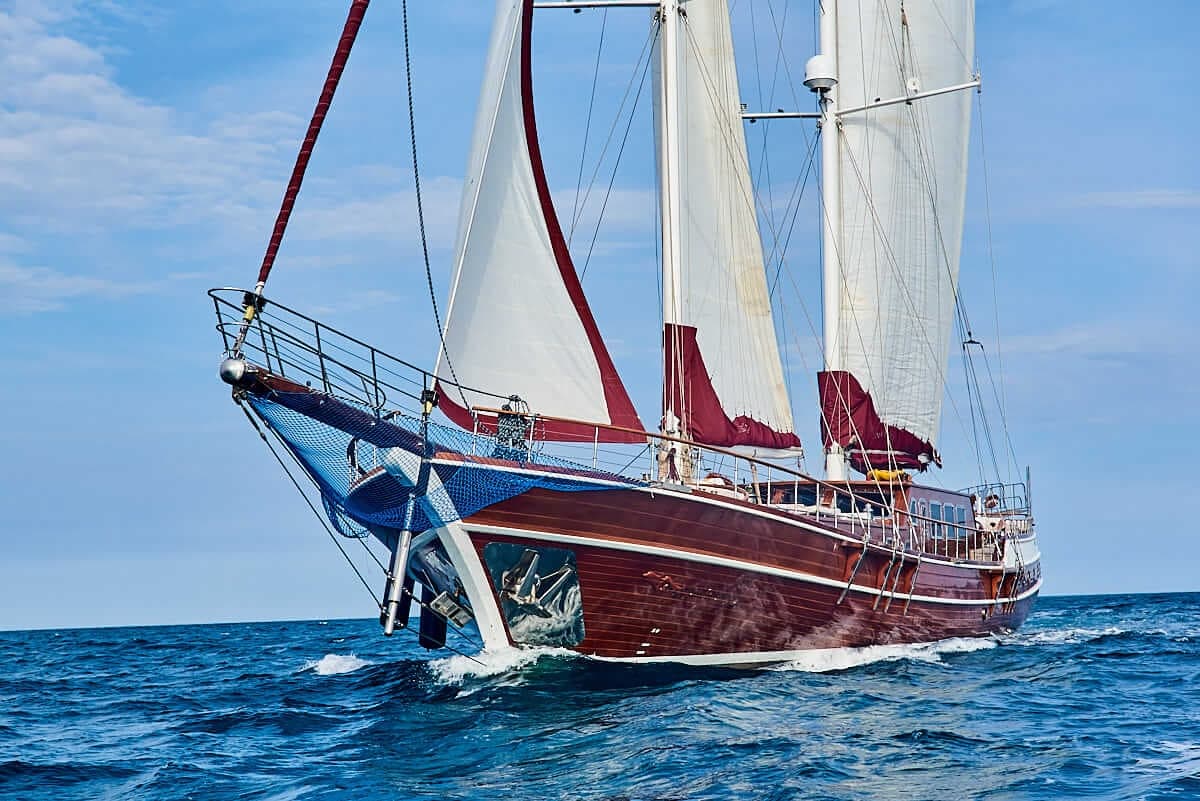 Queen Of Karia exterior