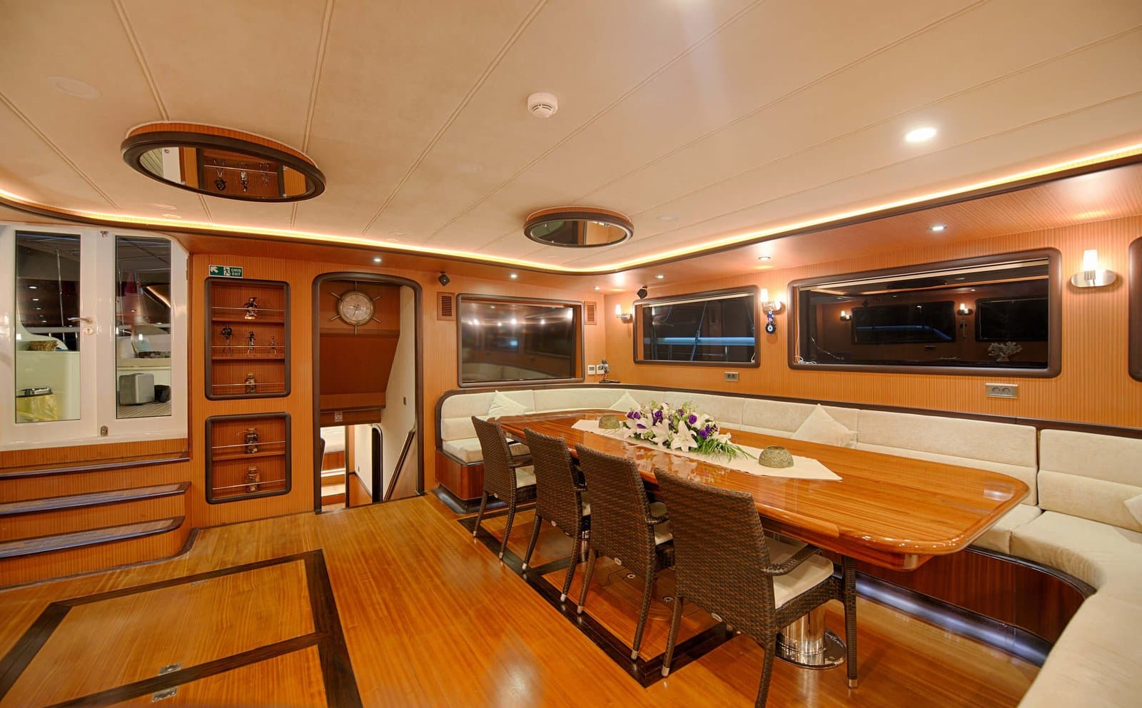 Queen Of Salmakis cabin