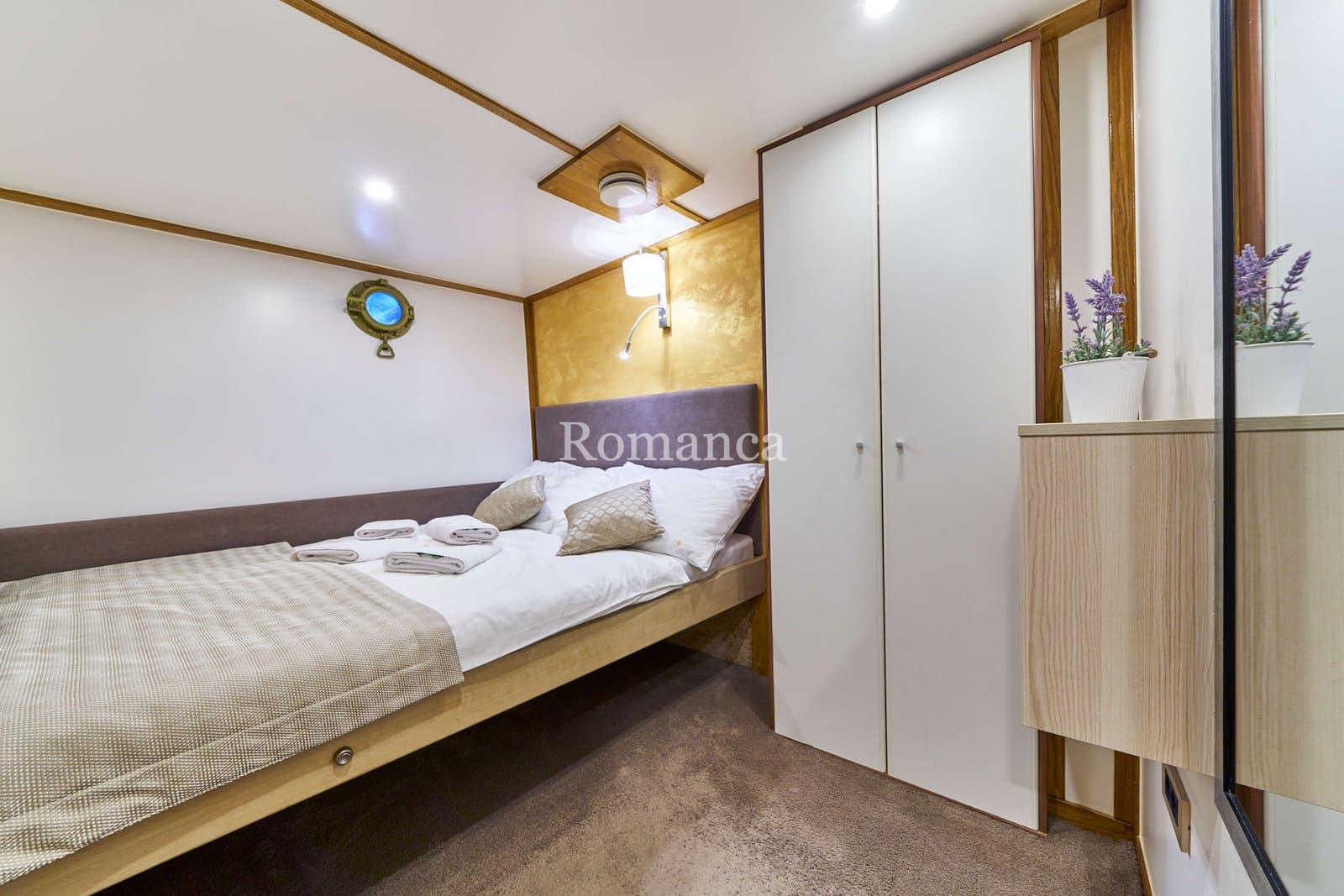 Romanca cabin