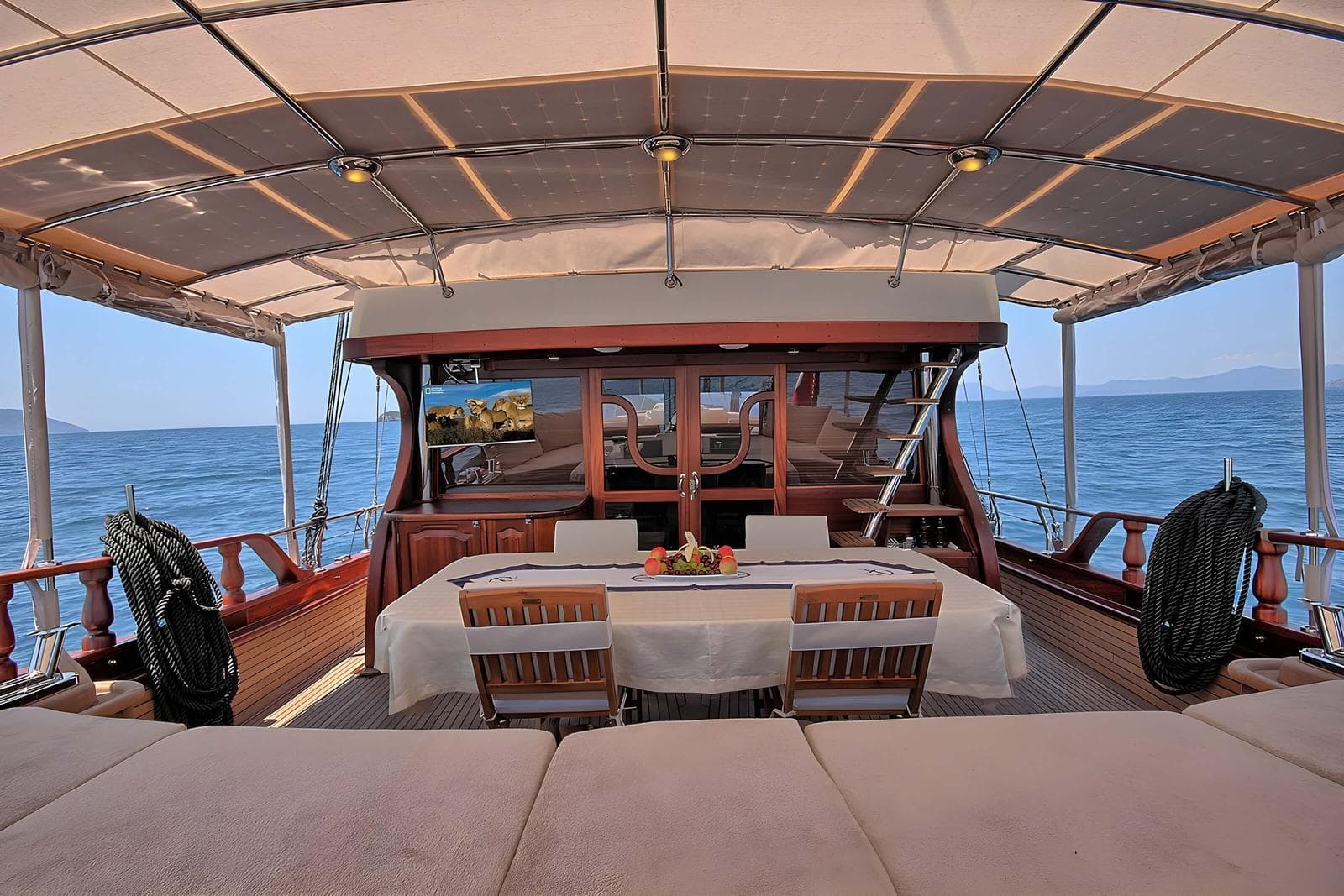 Romance interior