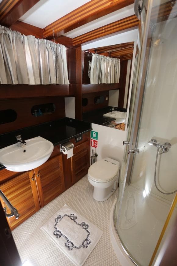 Ros Mare cabin