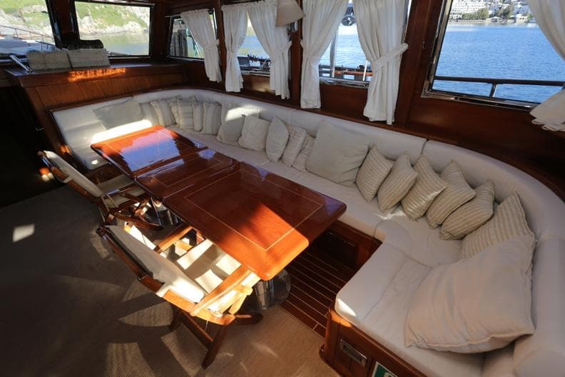 Ros Mare interior