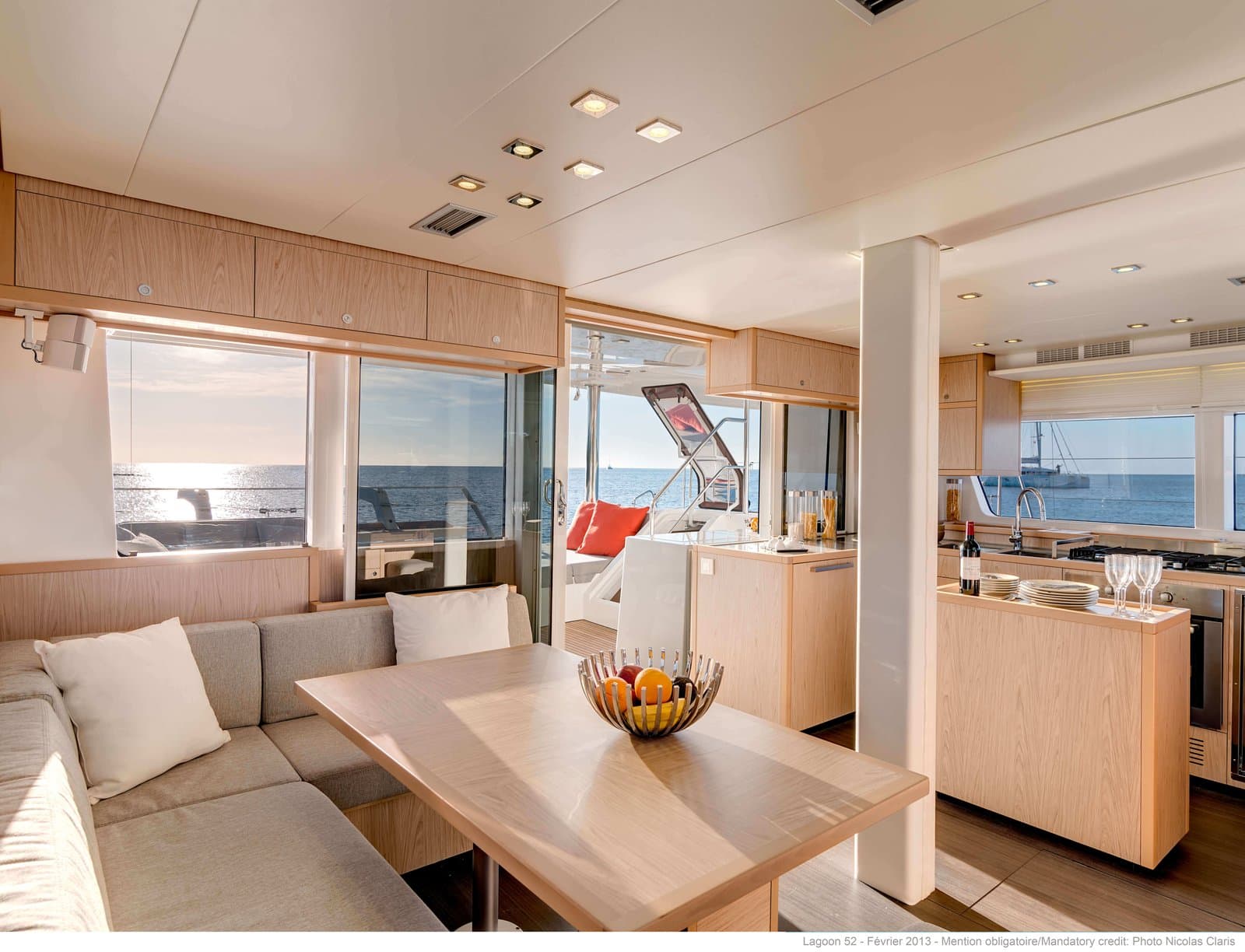 Sc White Pearl dining