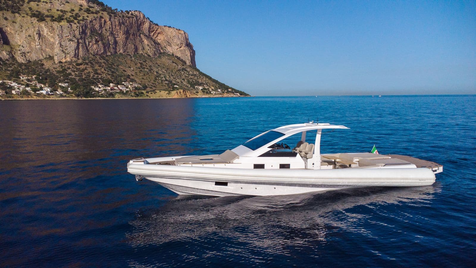 Sea Toy exterior