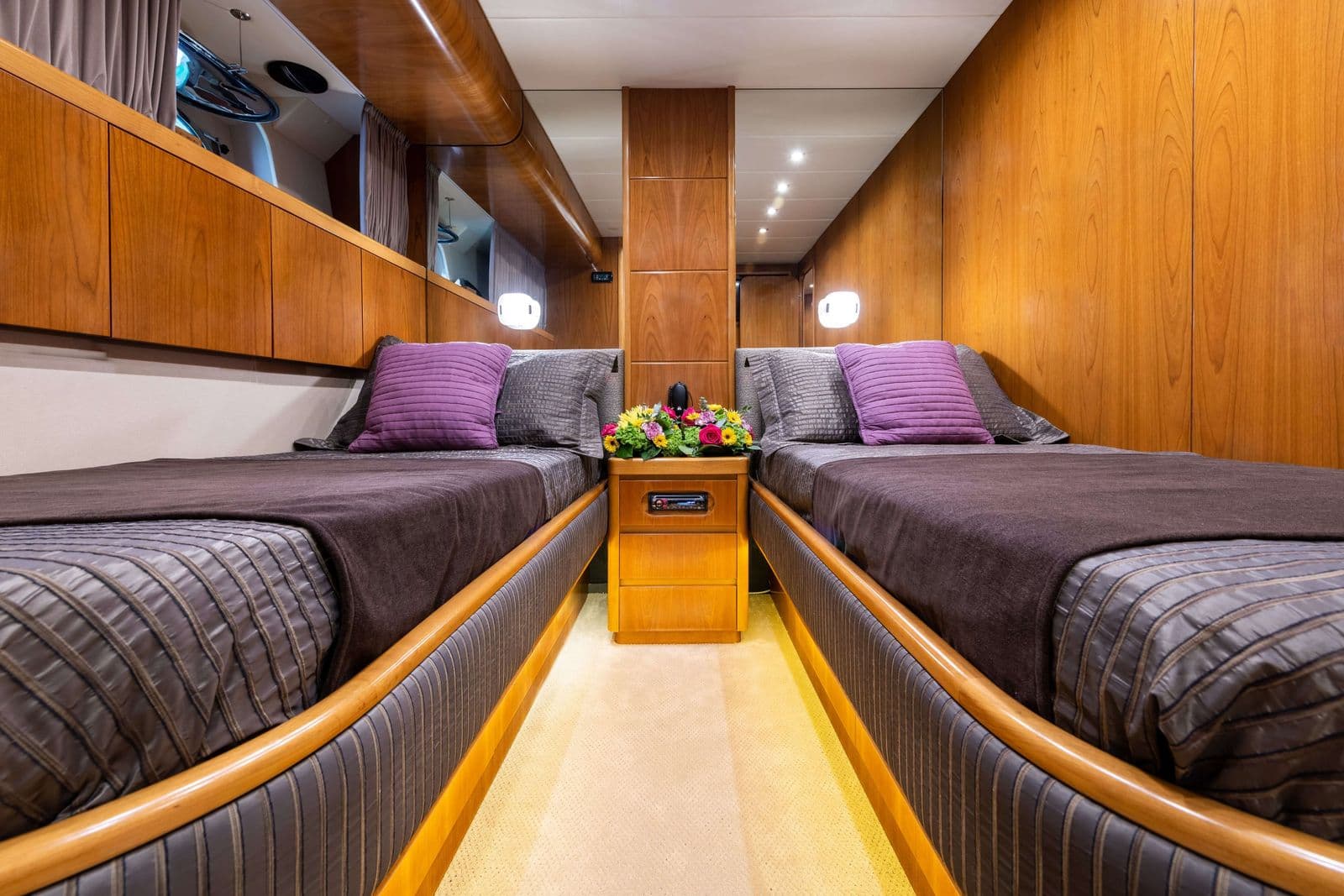 Star Link Falcon 90 cabin