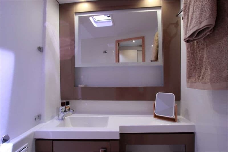 Saba 50 interior