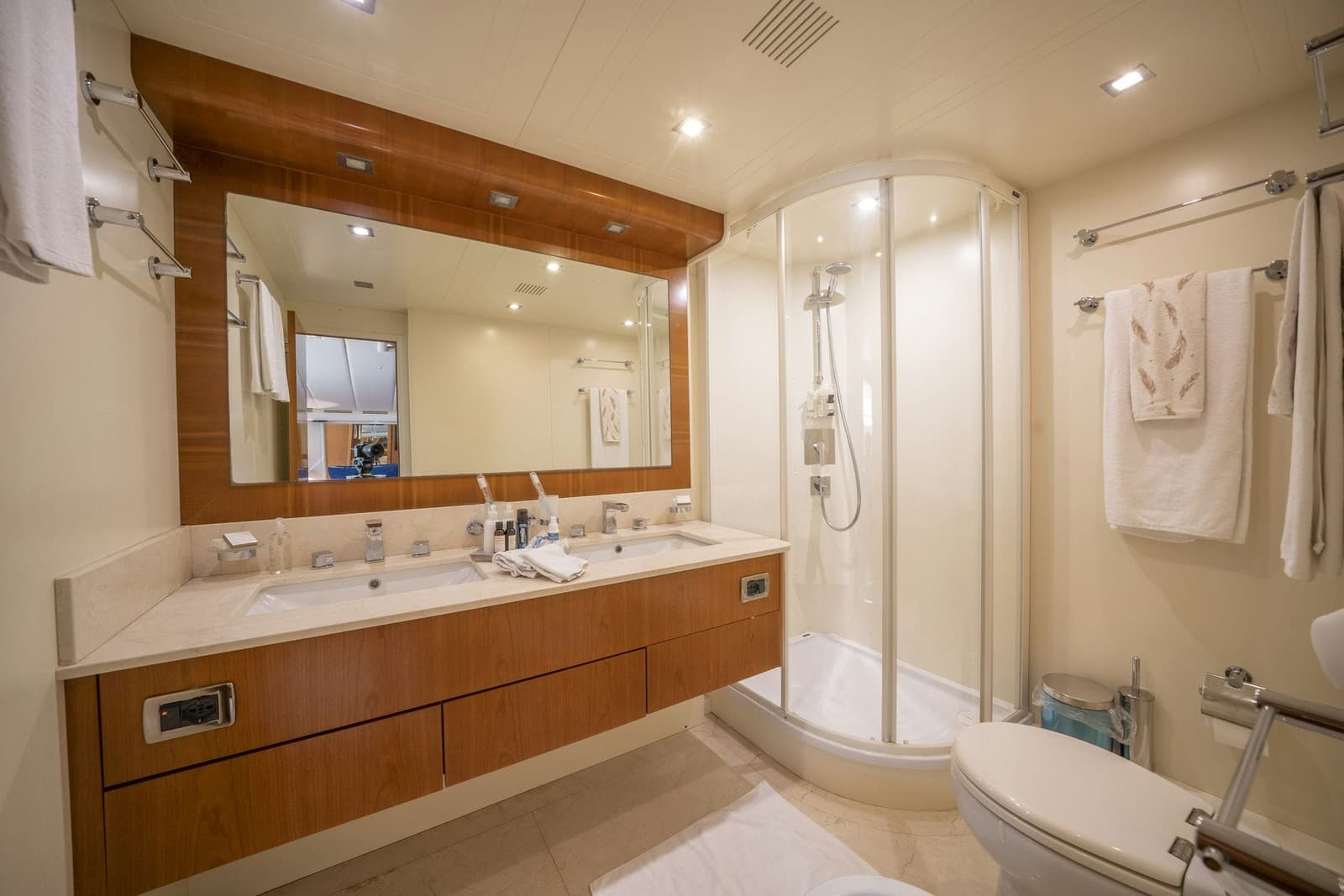 Sanref (falcon 115) interior
