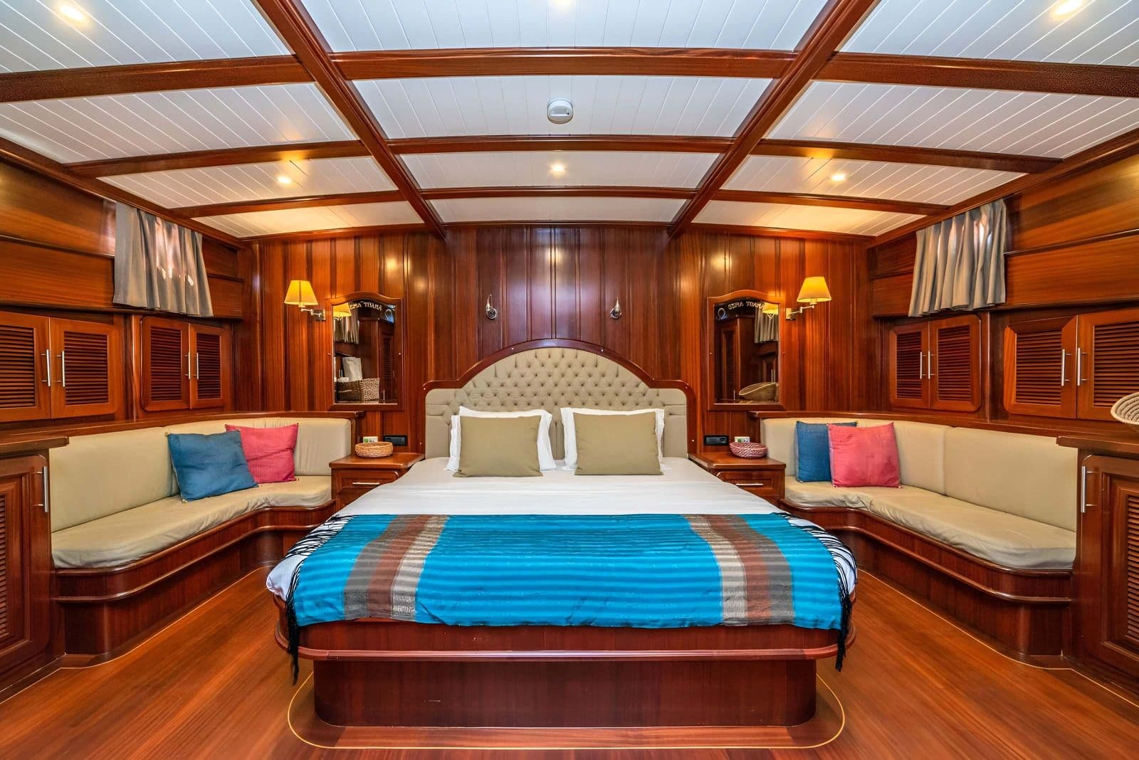 Sema Tuana interior