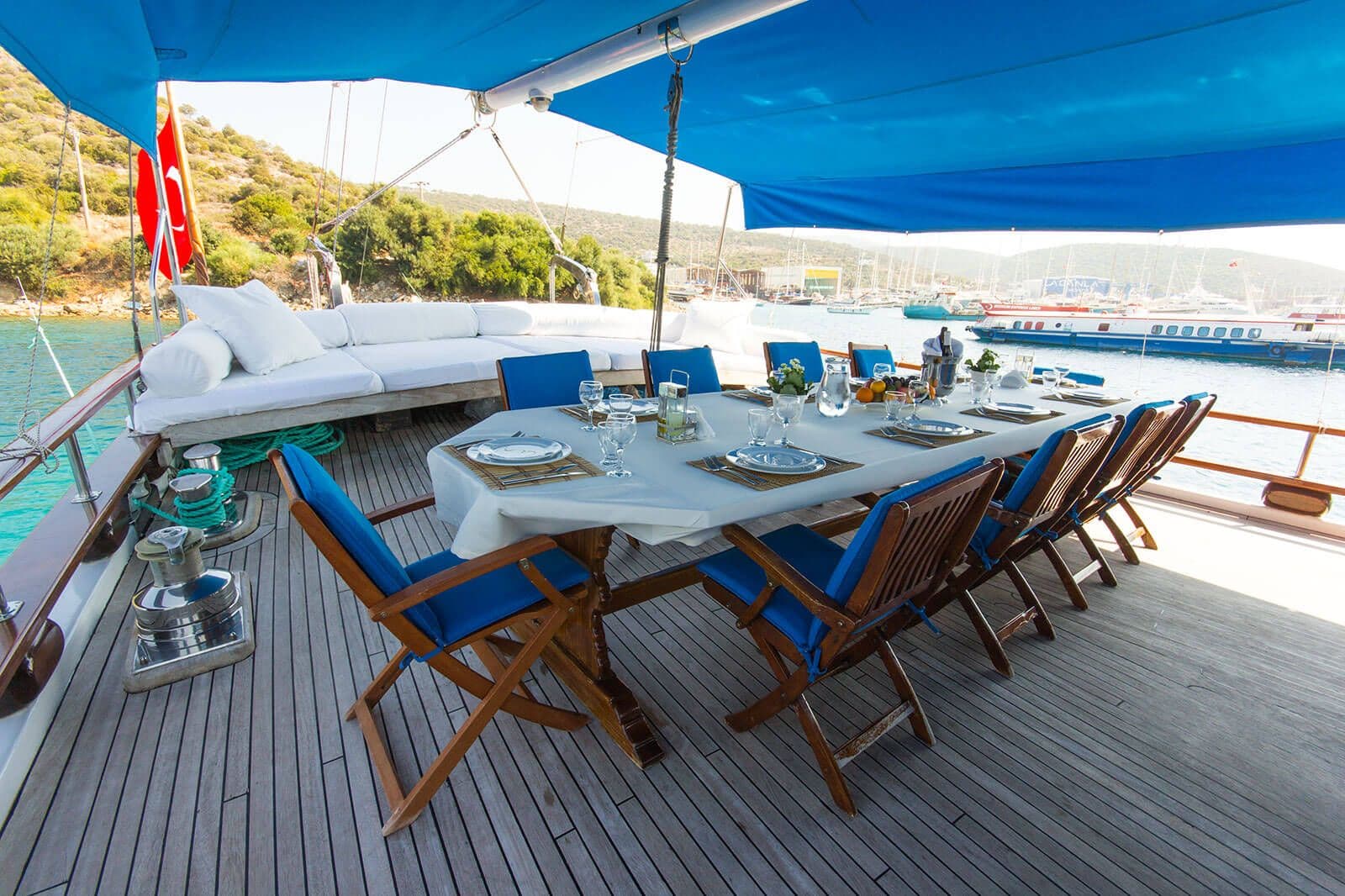 Sunworld IX dining