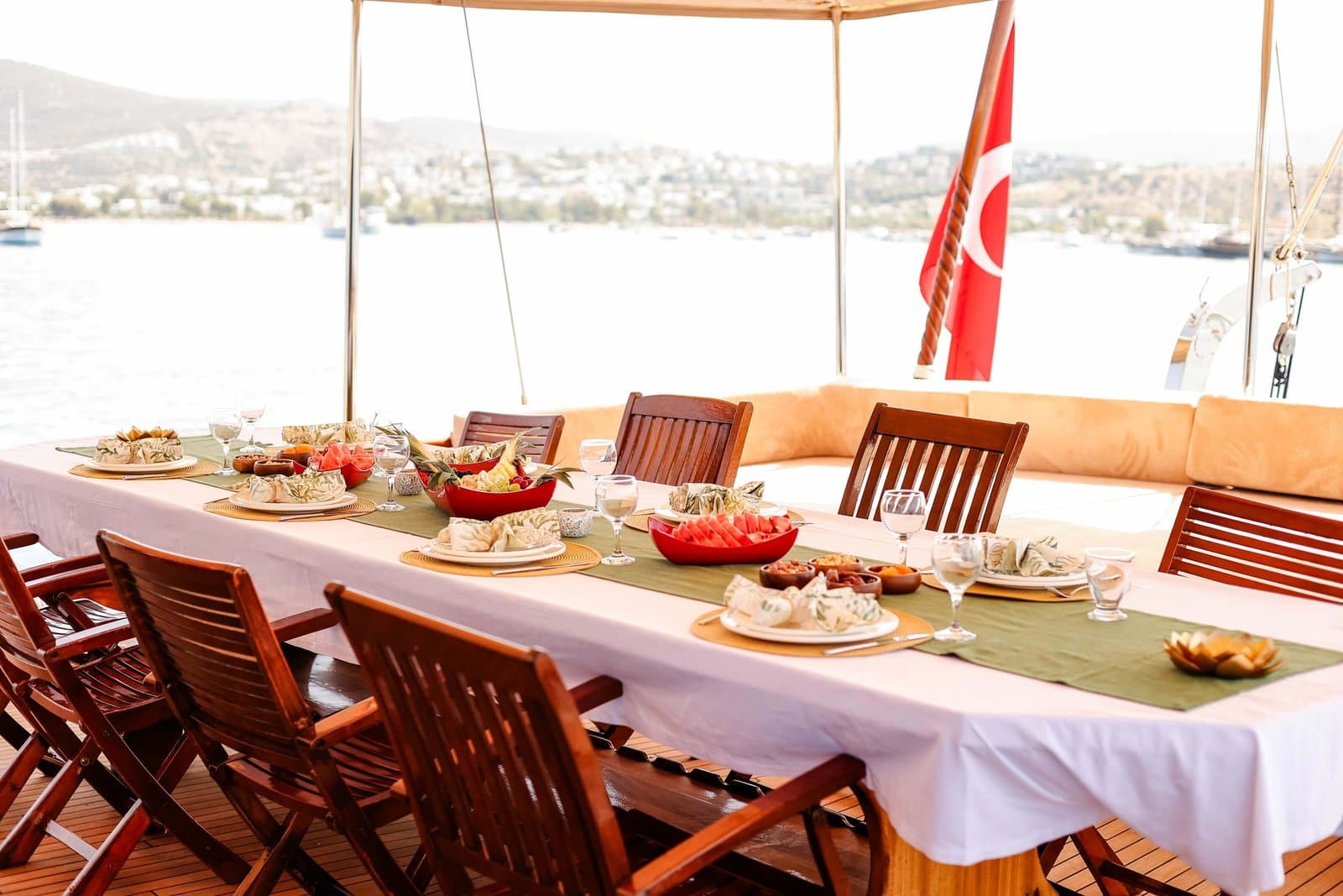Sunworld VIII dining