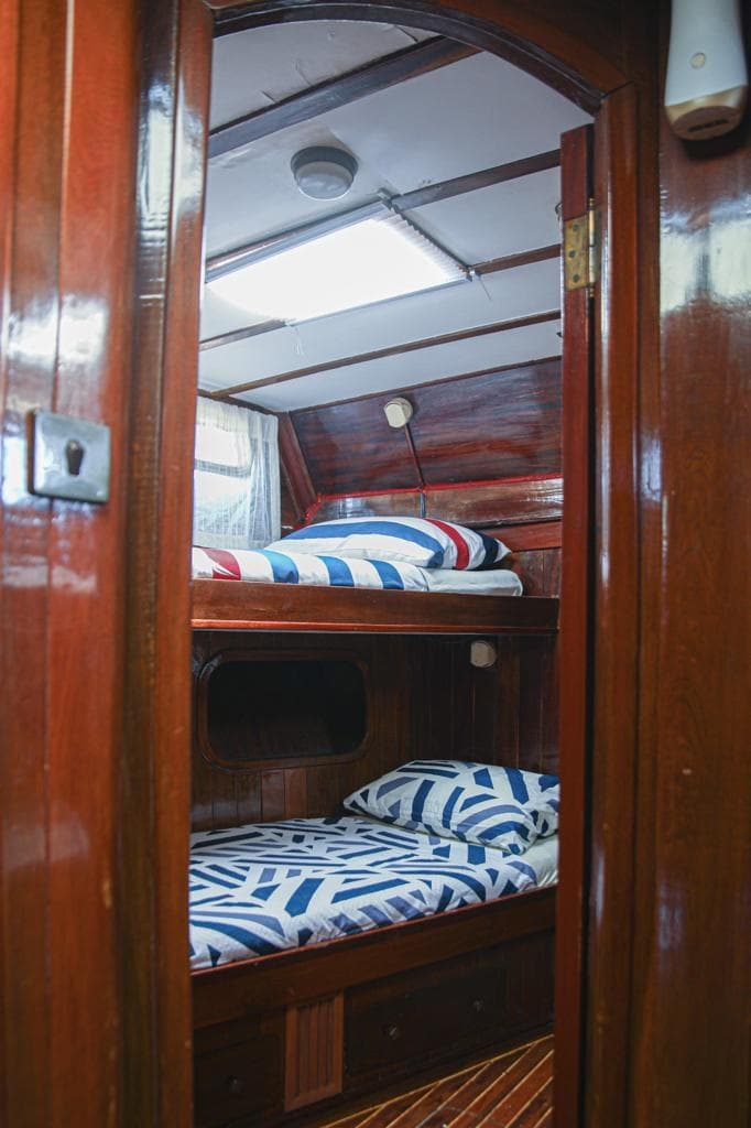 Thalasa cabin
