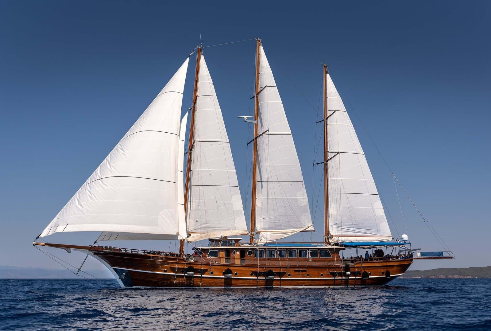 Thalassa interior