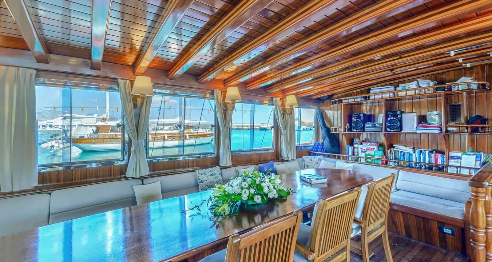 Thalassa cabin