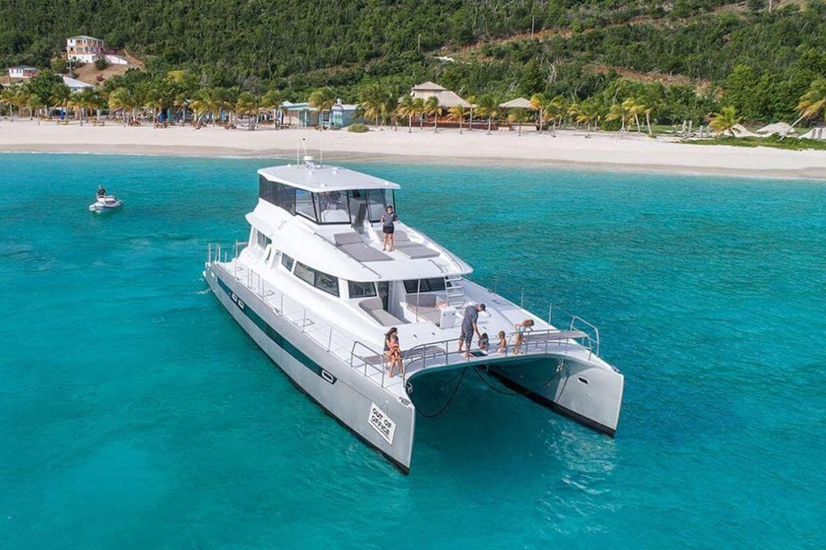 Voyage 650 Power Cat interior