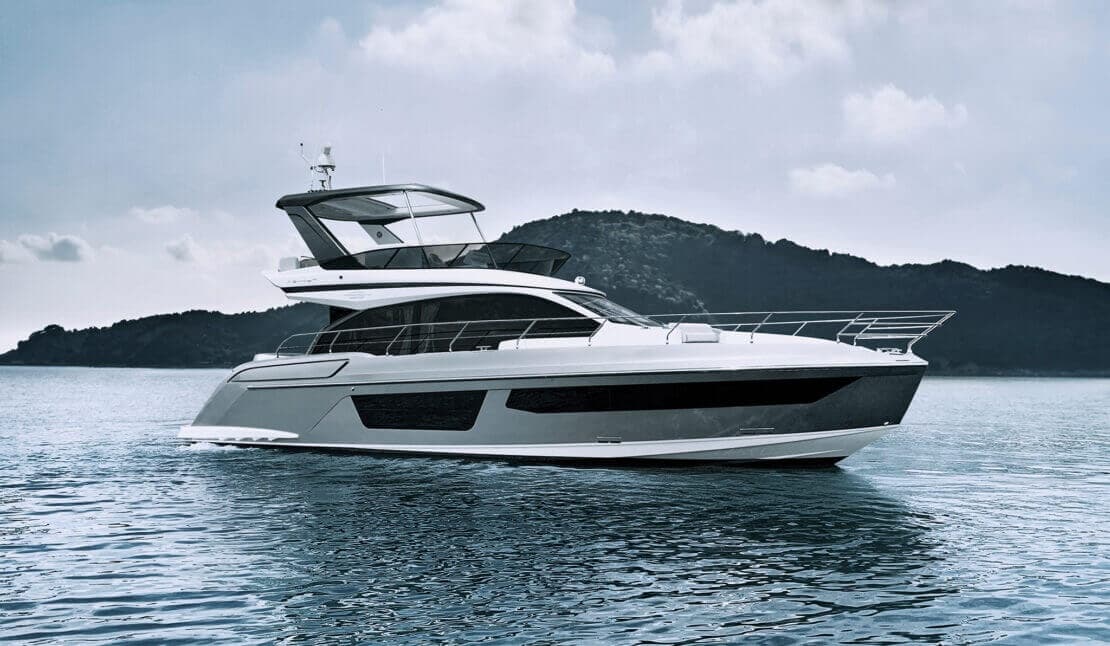 White Azimut 53 Fly luxury gulet yacht