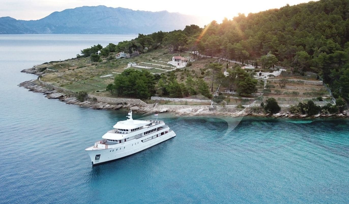 Yolo exterior