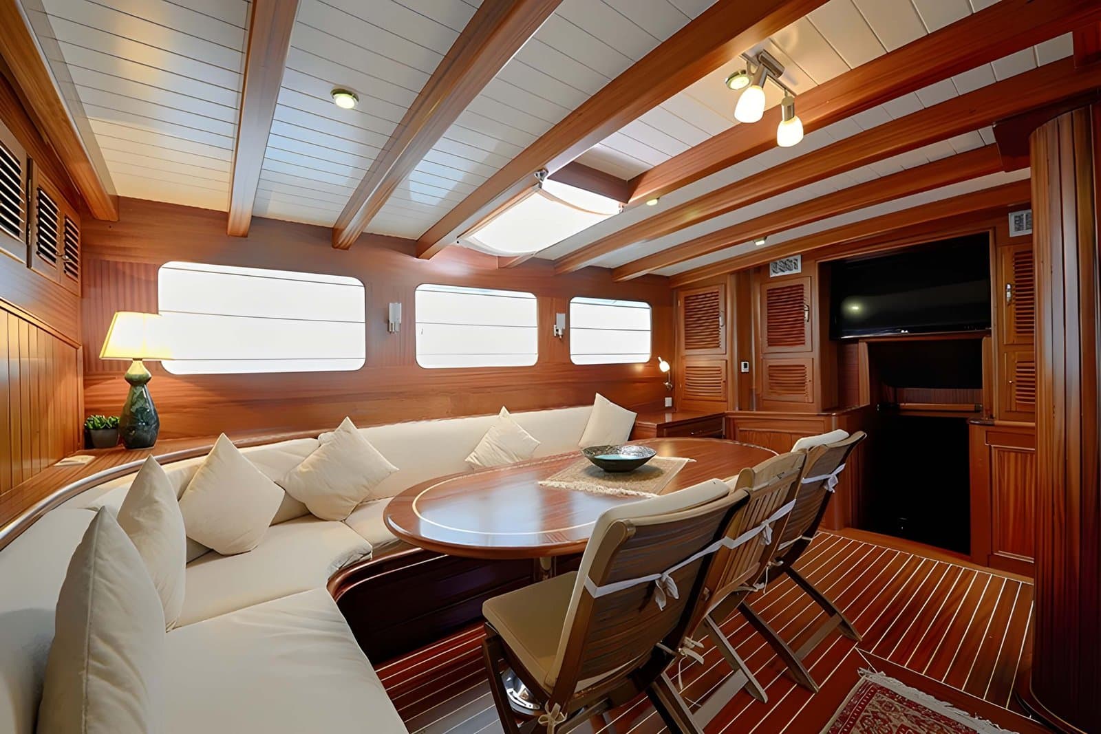 Zephyria II cabin