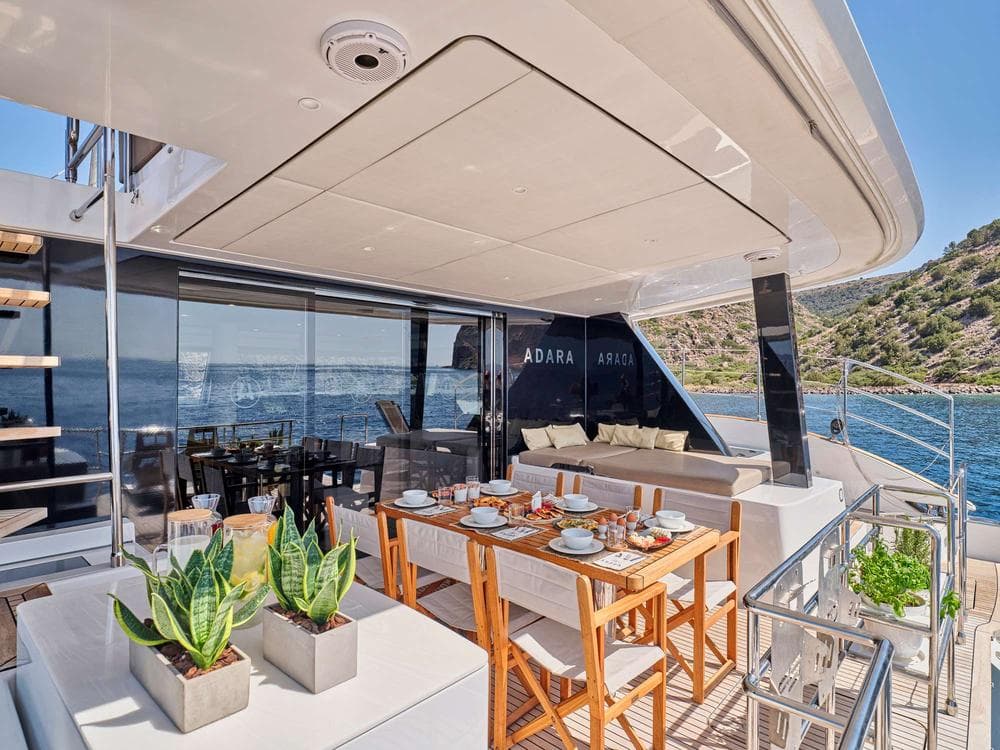 Adara dining