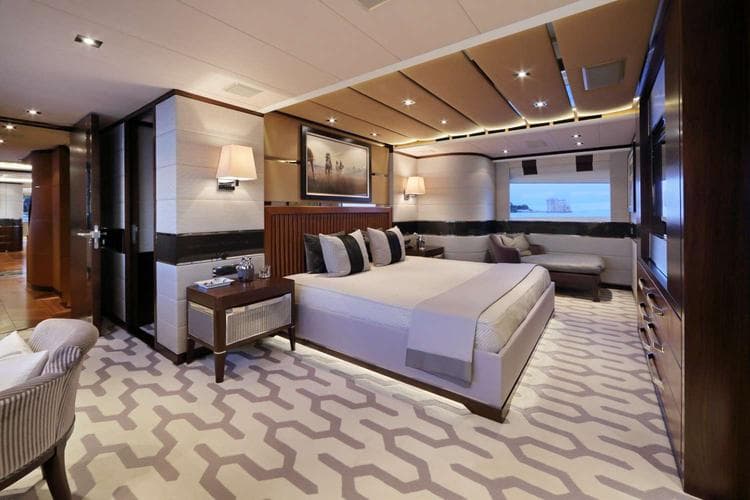 Aurelia cabin