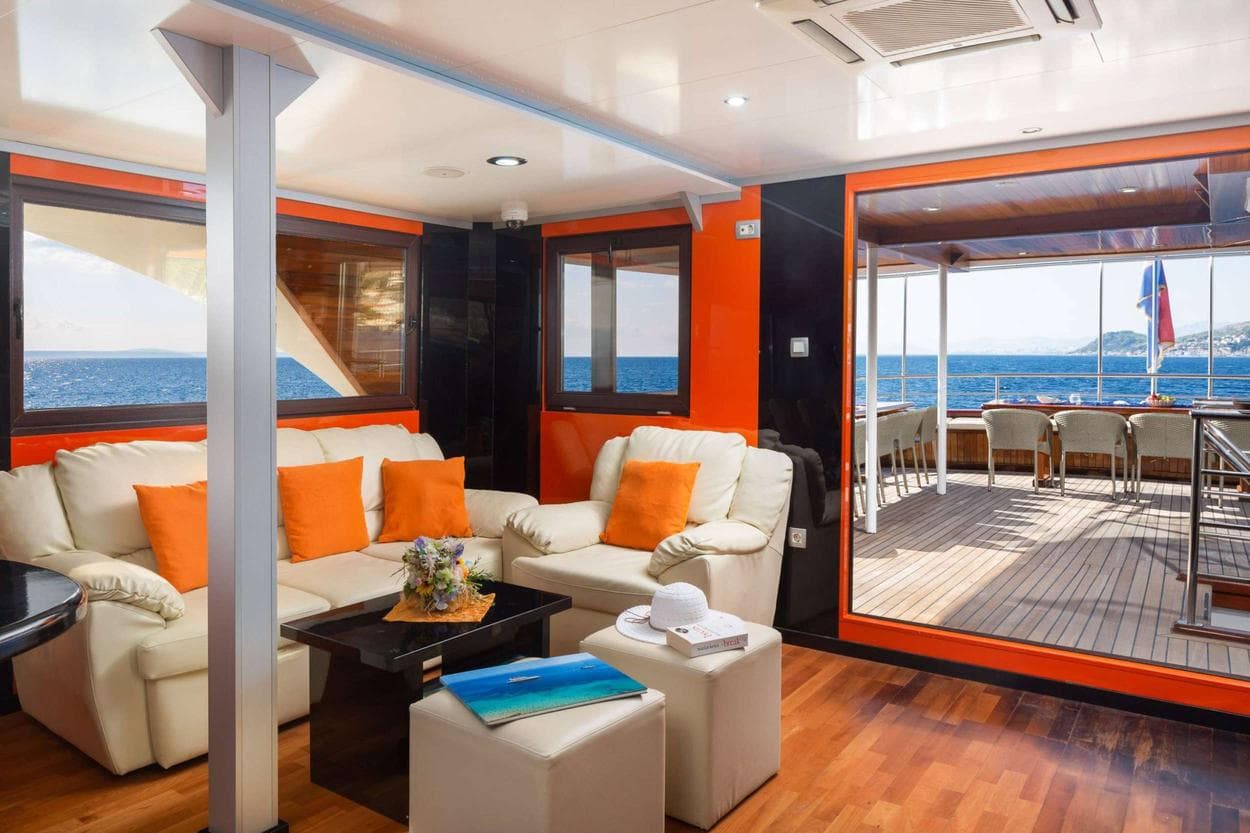 Amalia interior