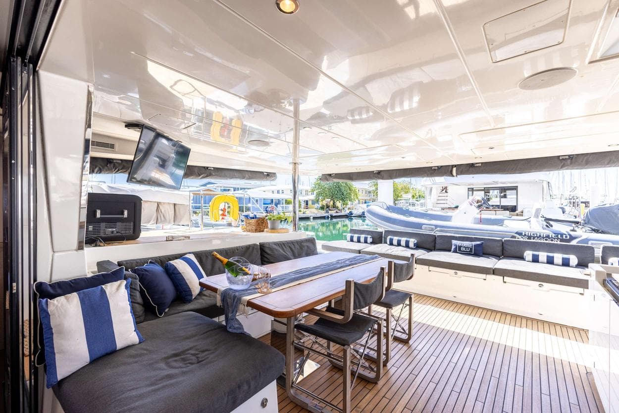 Mare Blu interior