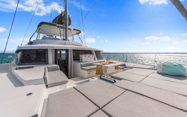 Nauti Dogs 5.4 interior