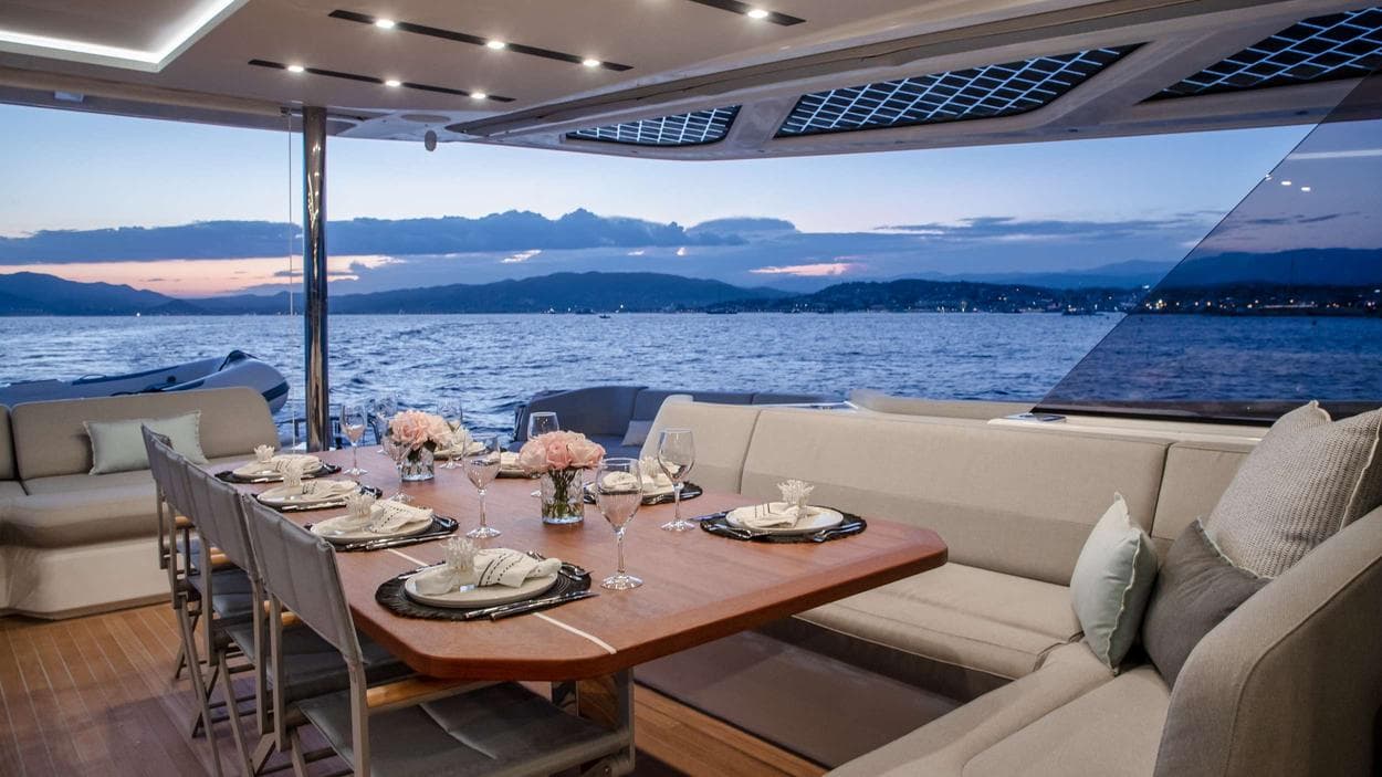 Serenissima III interior