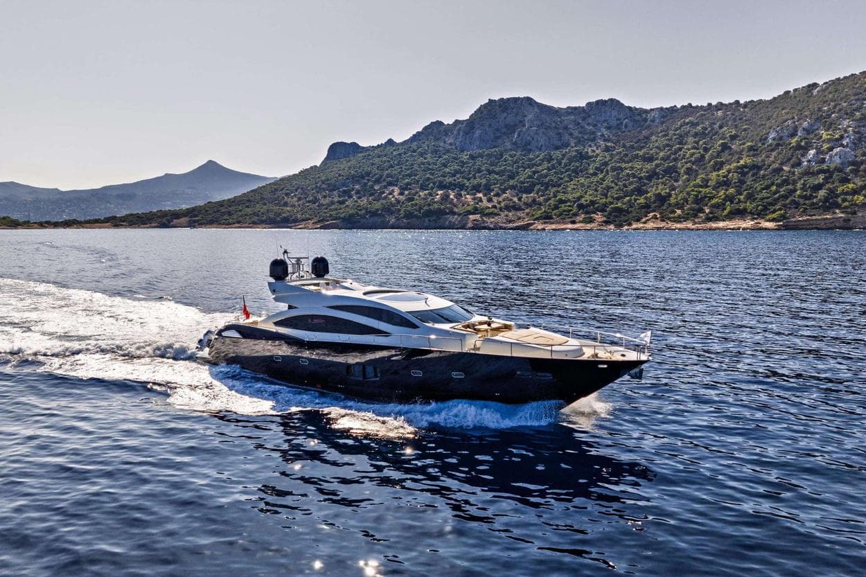 Blade 6 exterior