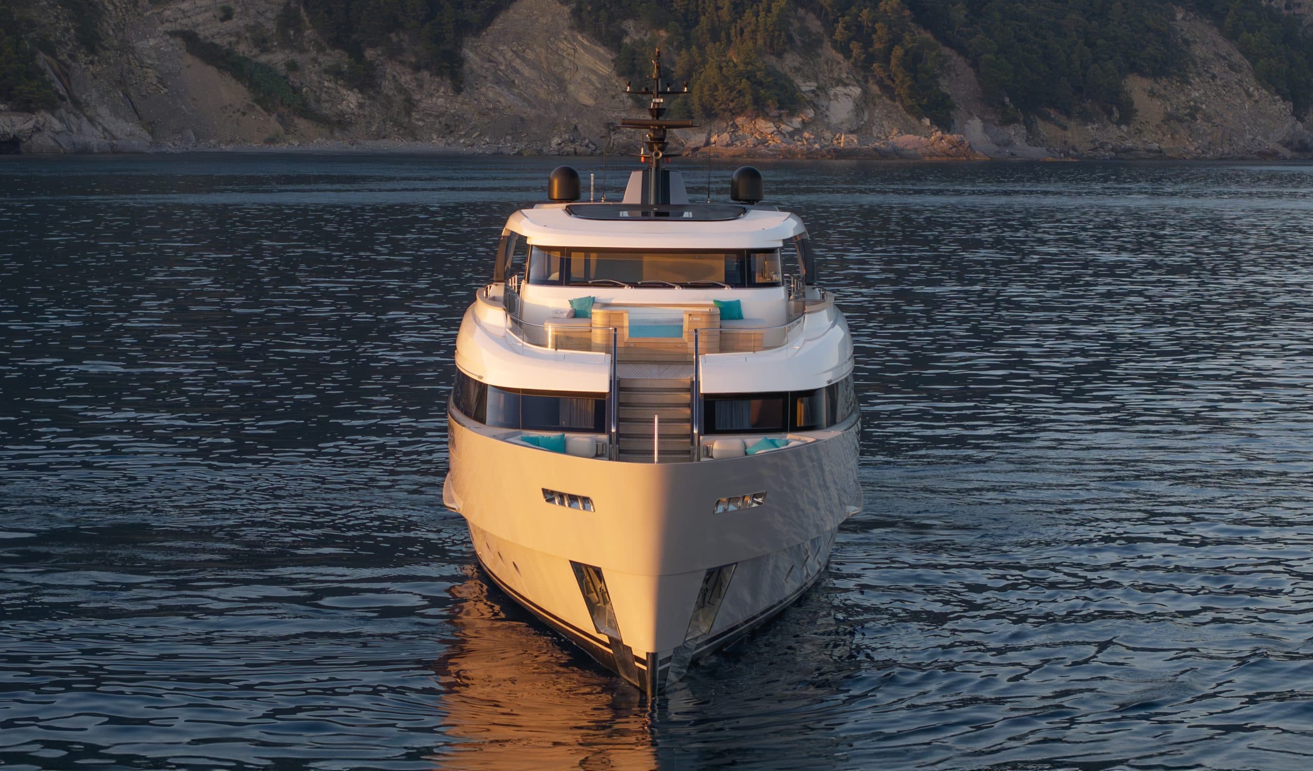 M/Y LUNA-SEA: Redefine Your Summer | Luxury Yacht Charter on the Amalfi Coast