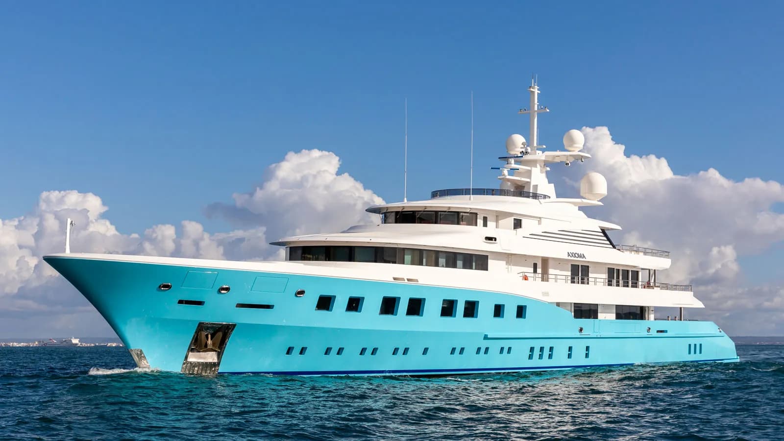 Embrace the Luxurious Summer Aboard AXIOMA