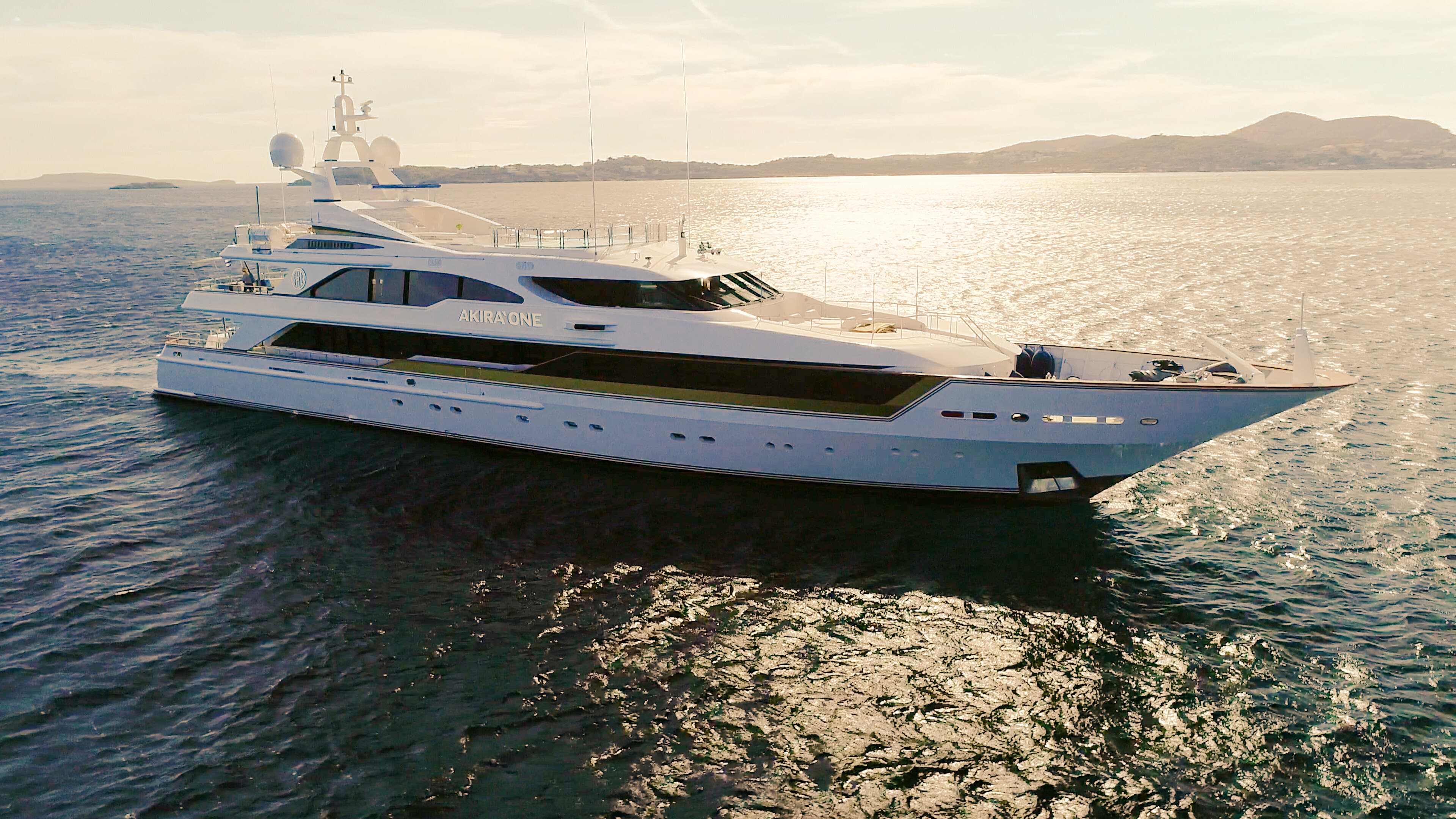 Exquisite 50m Benetti Yacht AKIRA ONE