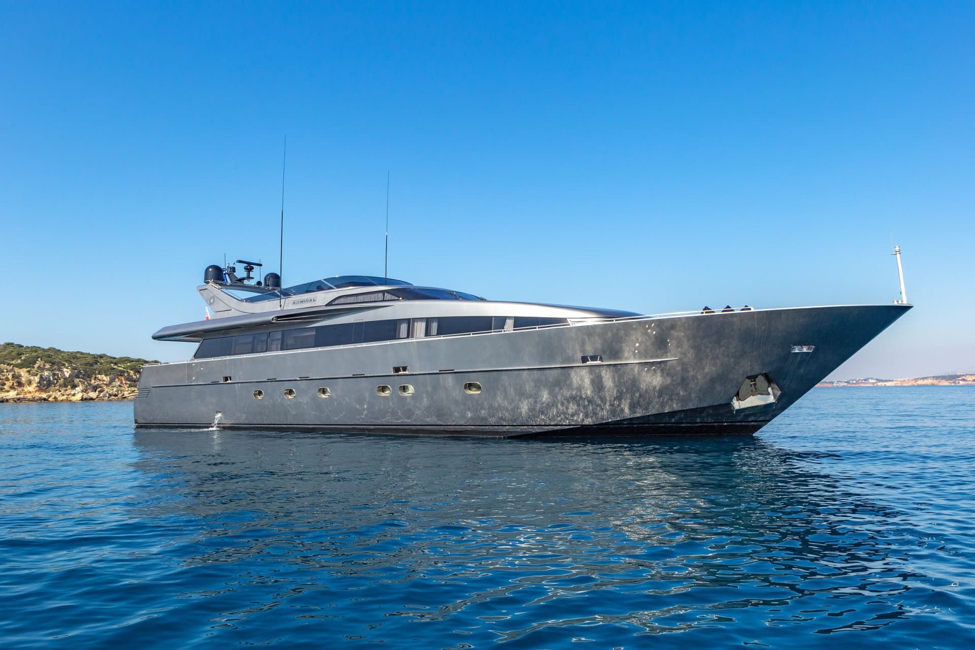 Discount Offer: Book Summer Fun, a Refitted Admiral Motor Yacht