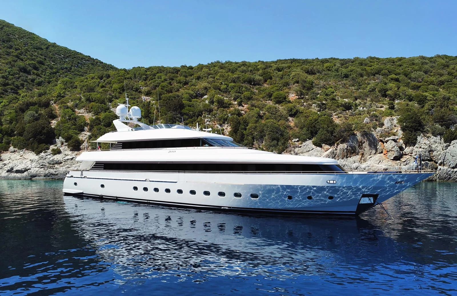Dive into Luxury with M/Y Jaan