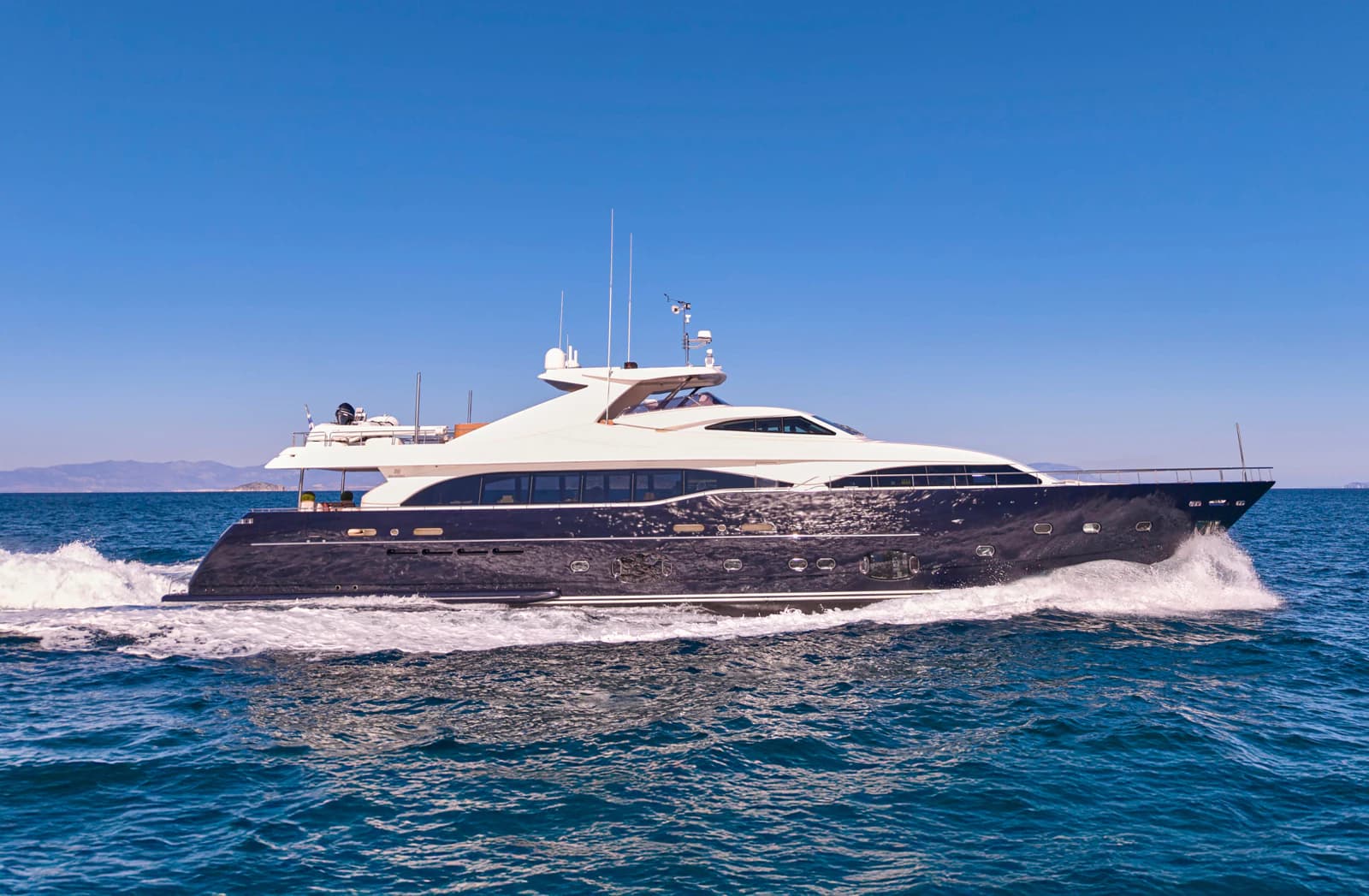 Charter MALEN: Experience Refined Luxury in Greece