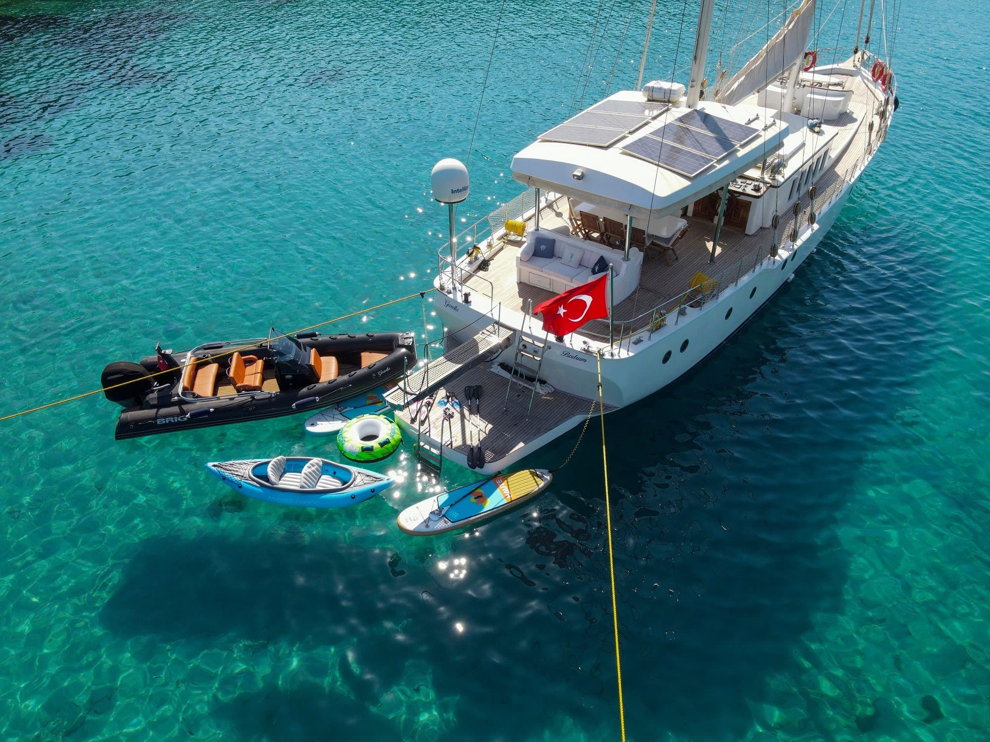 Charter GAZELLA: A Luxurious 25m Yacht Adventure in the Aegean Sea