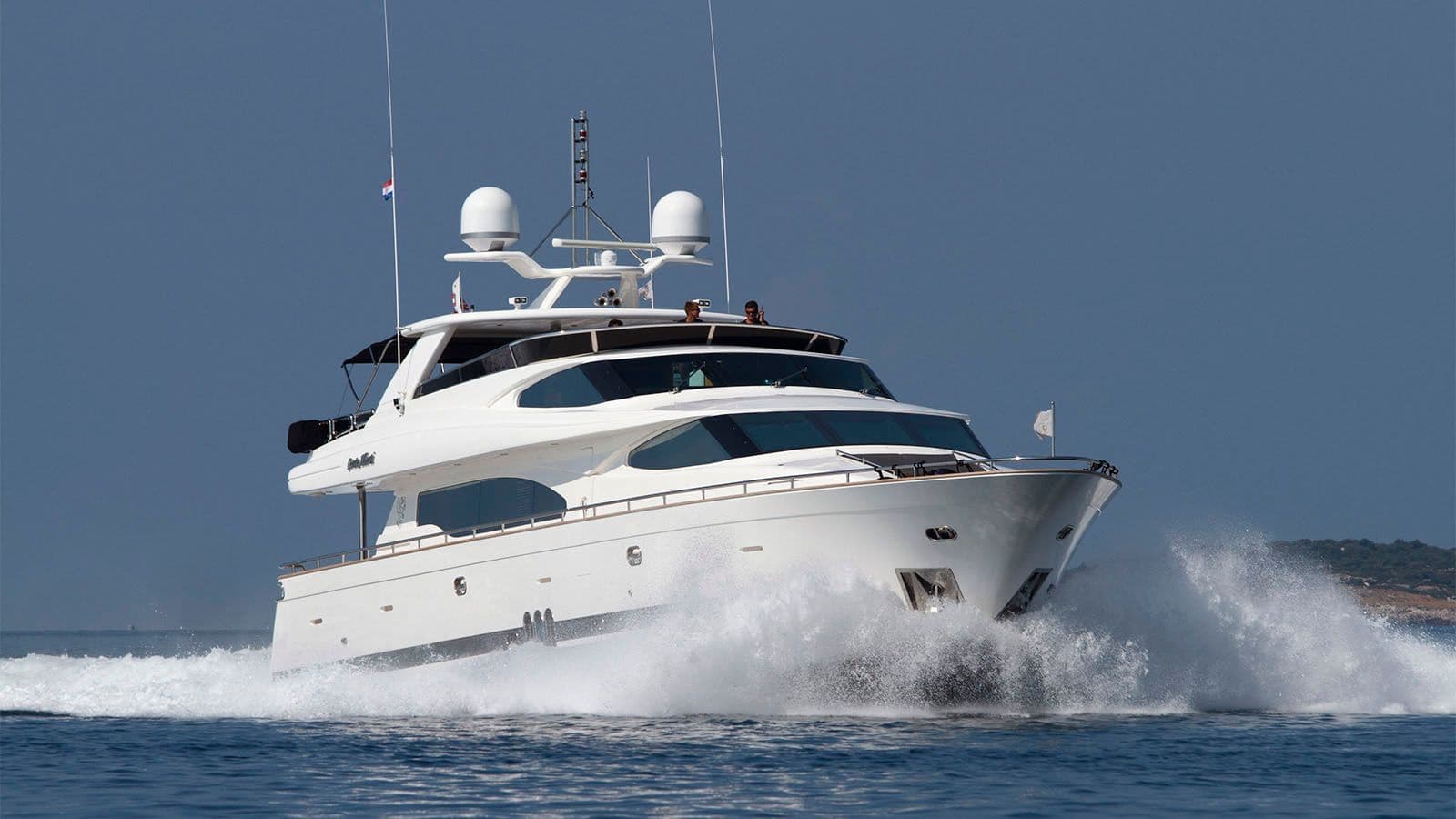 Charter CONTE ALBERTI: A Luxurious Horizon 90 Adventure in the Eastern Mediterranean