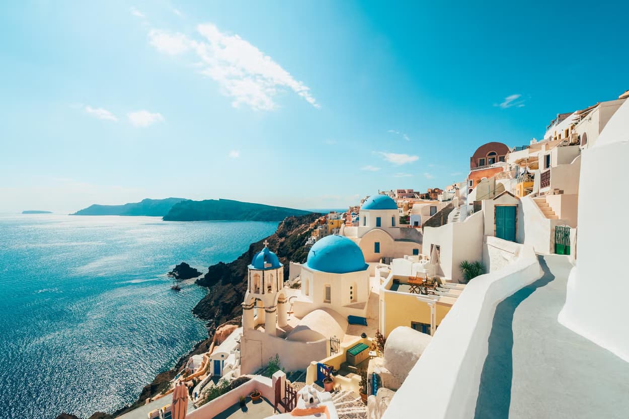 Celebrate Easter in Greece: A Unique Yachting Experience Through Tradition and Culture