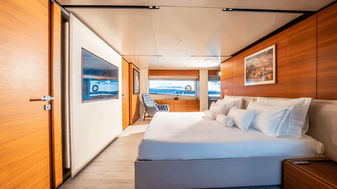 Experience SEA-RENITY in the Bahamas: Winter Charter Luxury